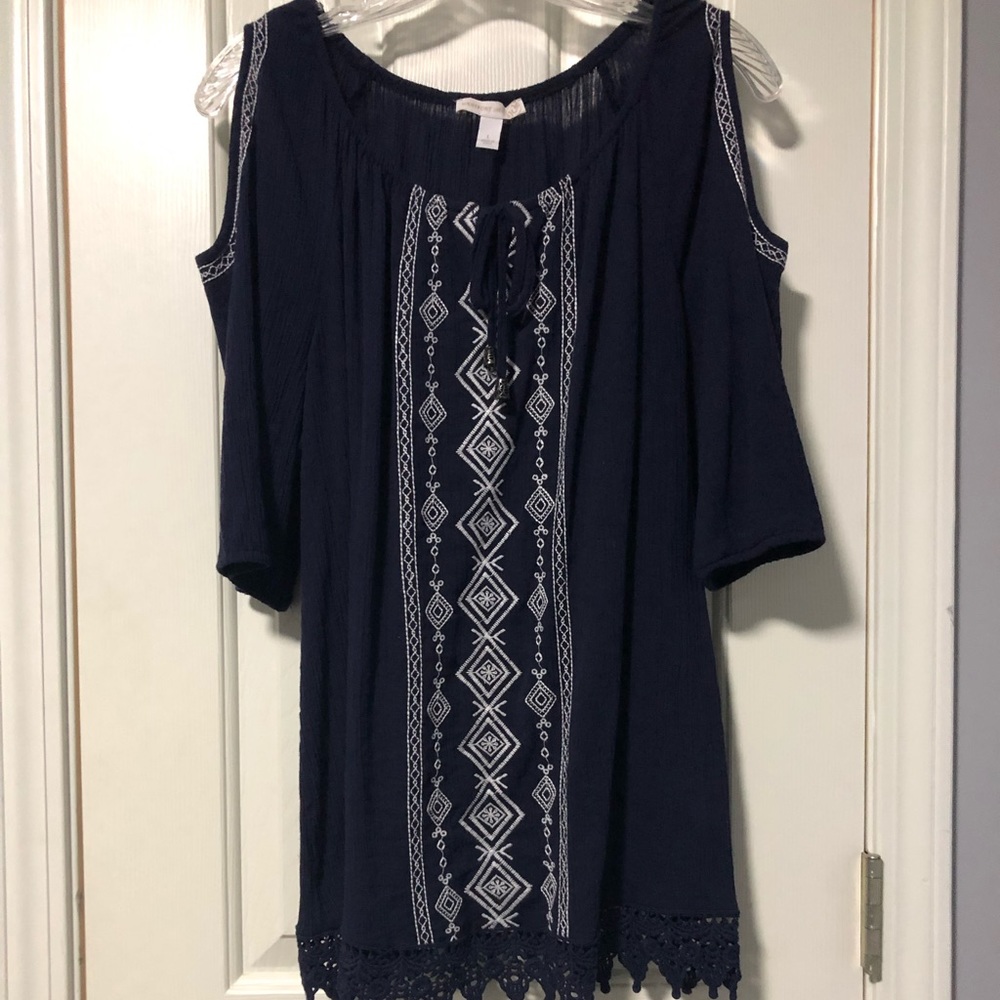 Navy Cold shoulder top. Size L.